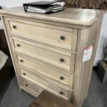 *NIL Woodbridge Chest
