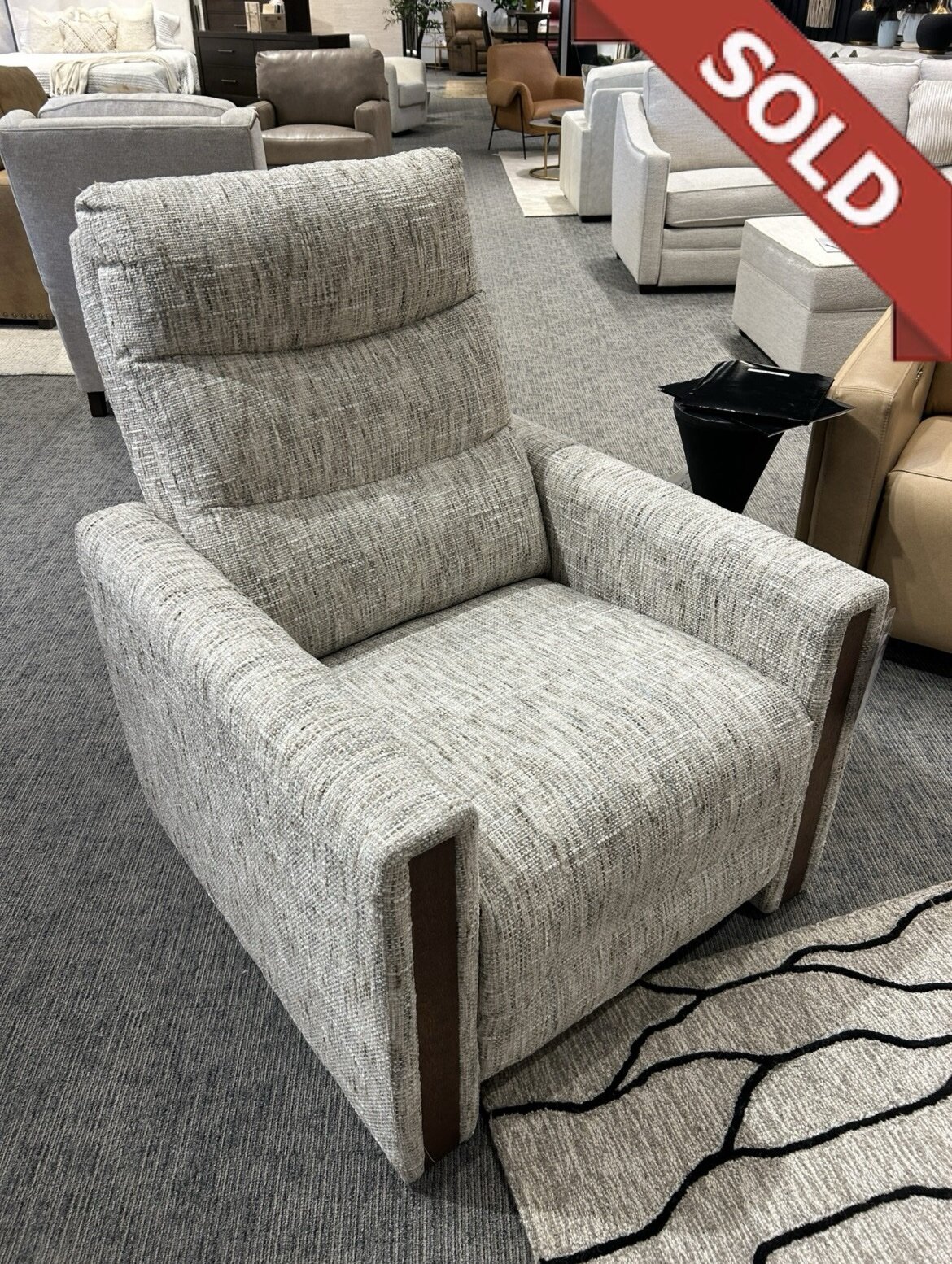 ER39C F0052 Fatima Recliner by Elran